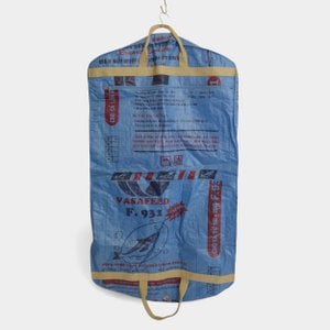 SUIT BAG | Environmentally friendly garment bag in darker blue