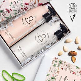 Ecological hydration pack with floral design, containing natural ingredients for beauty and wellness.