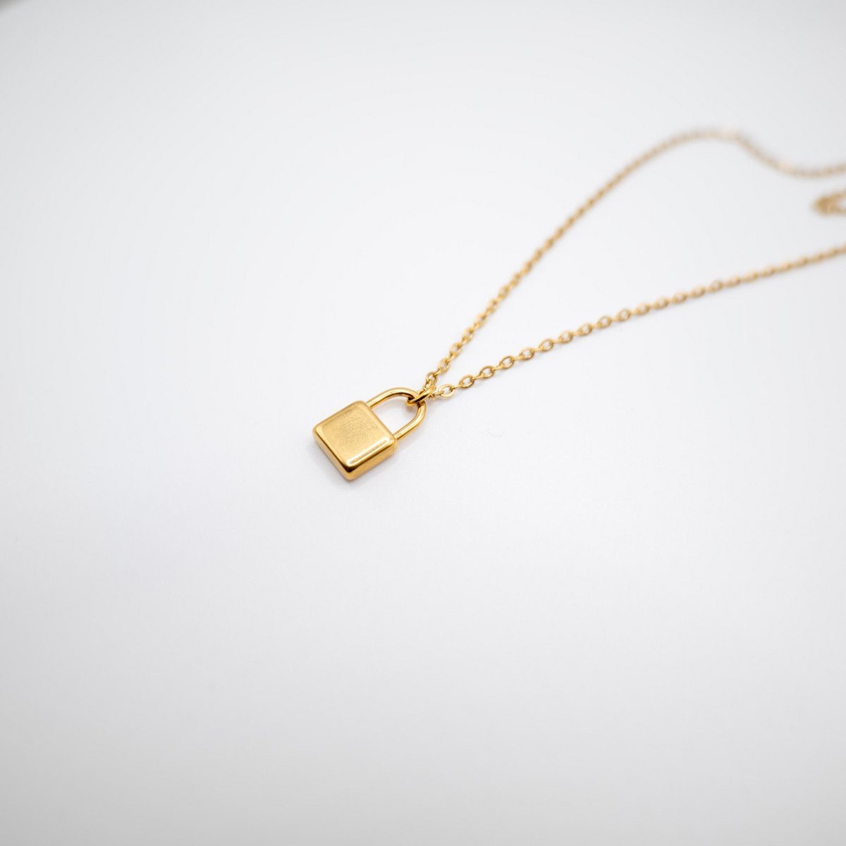 PADLOCK – Gold Padlock Pendant Necklace