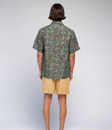 Chemise en lin Je sais ce que tu as fait l'été dernier - Algis Krisčiūnas (Unisexe)