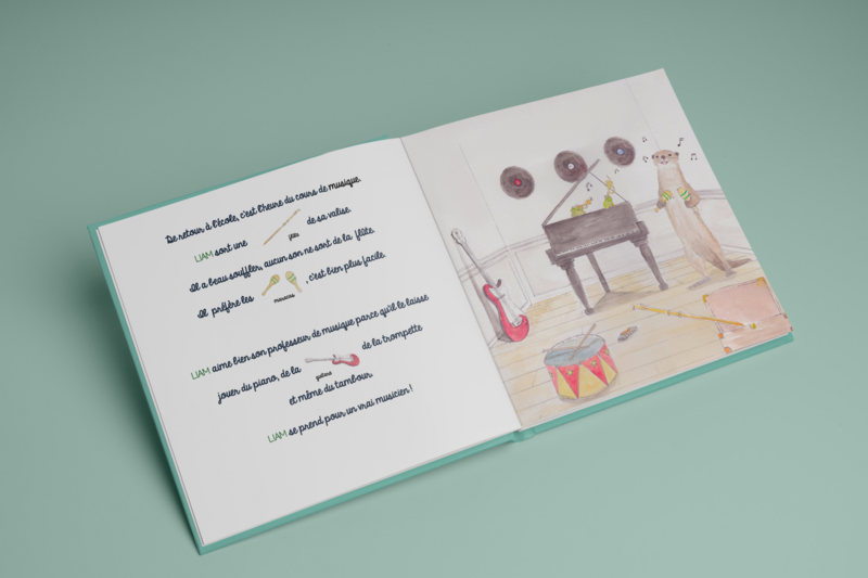 Livre éducatif interactif pour enfant cadeau d'anniversaire création sur mesure la valise de petite loutre