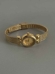 Mount - Minimalist Oval Gold Vintage Women's Watch