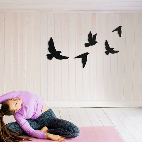 Set van vijf vogels die naar afstand vliegen metalen muurkunst