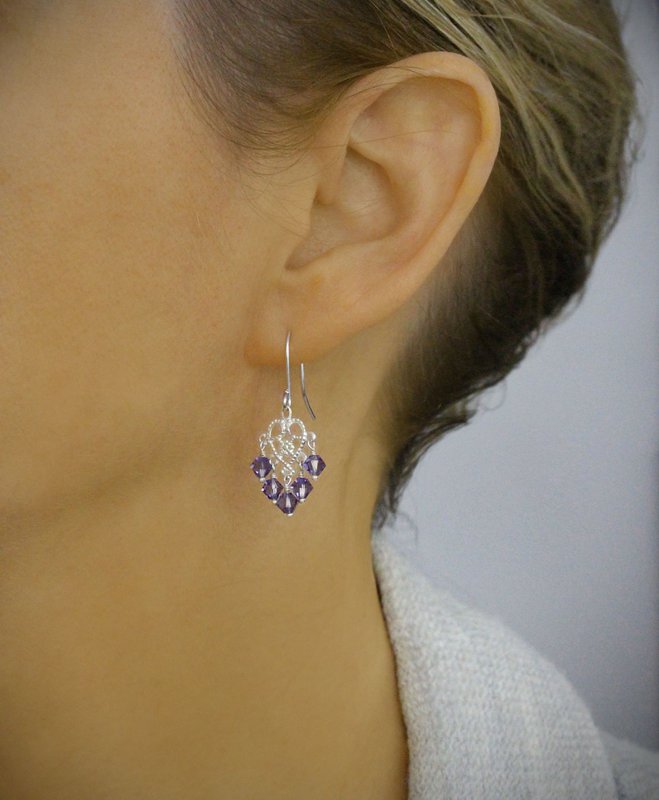 Orecchini in filigrana a cuore rodiato e tanzanite