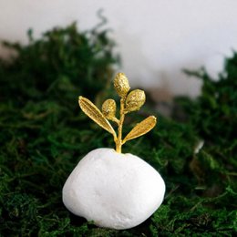 Dekorative Olivenzweig-Goldskulptur, handgefertigte Baumstatue für Wohndekoration, einzigartiges Geschenk, vergoldetes Messing, minimalistisches Design
