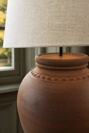 Terracotta nr.57 - Timelessly Human Collection - Keramisk bordlampe