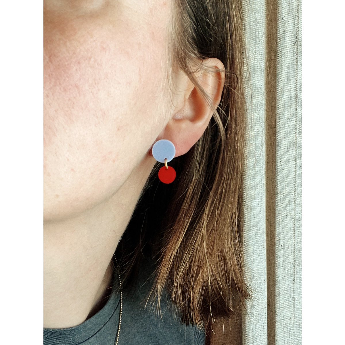 Big Dotty acrylic earrings in lilac red