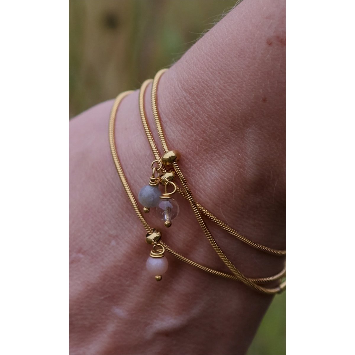 Esencia o mi brazalete con piedras preciosas