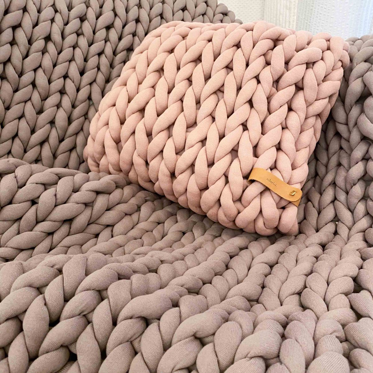 XXL grof gebreid kussen Cotton Tube, mauve