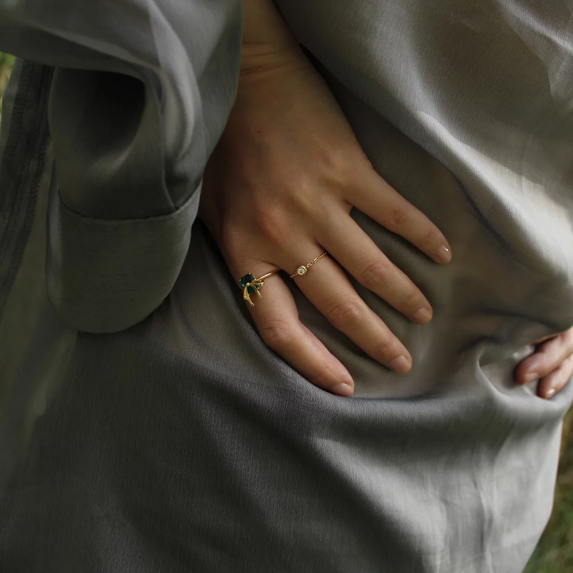 Bague ruban en or 18 carats