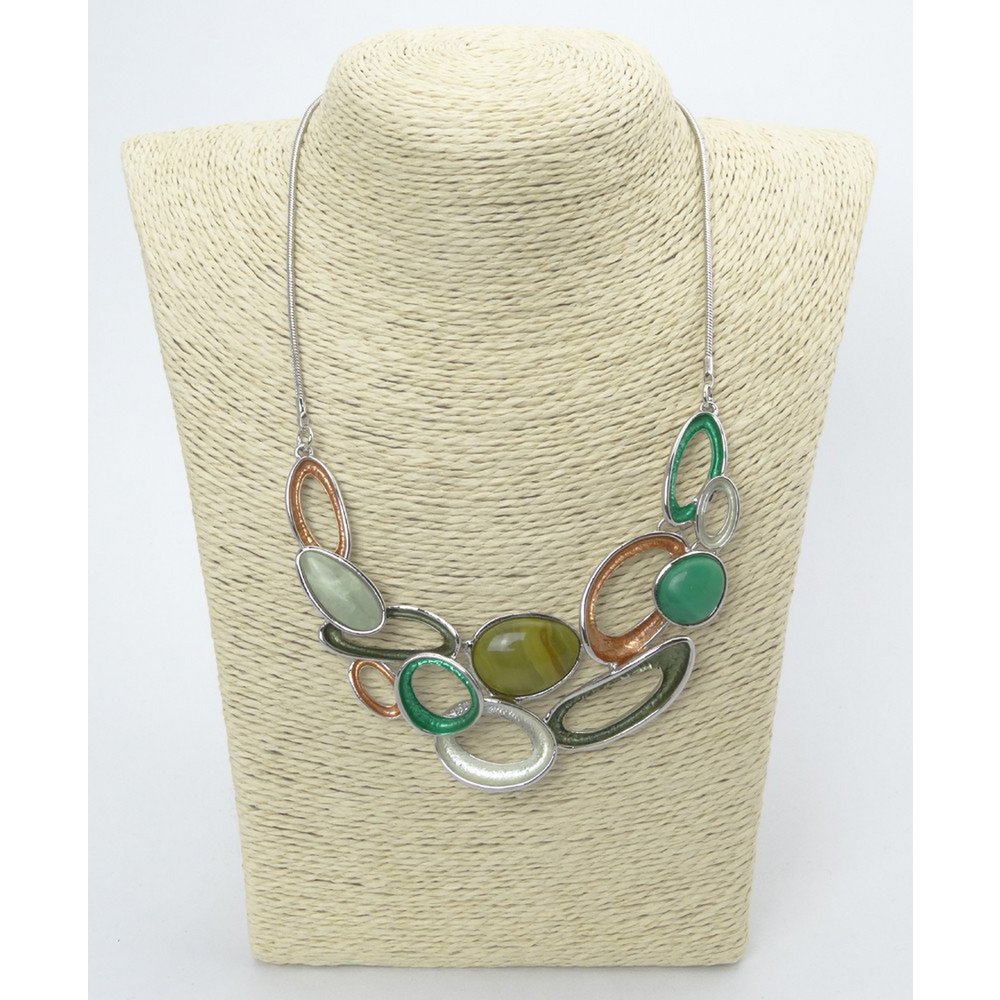 Metal design necklace with rhodium plating