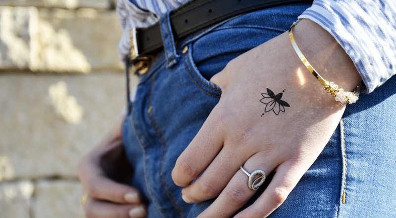 Tijdelijke tattoo: Lotus