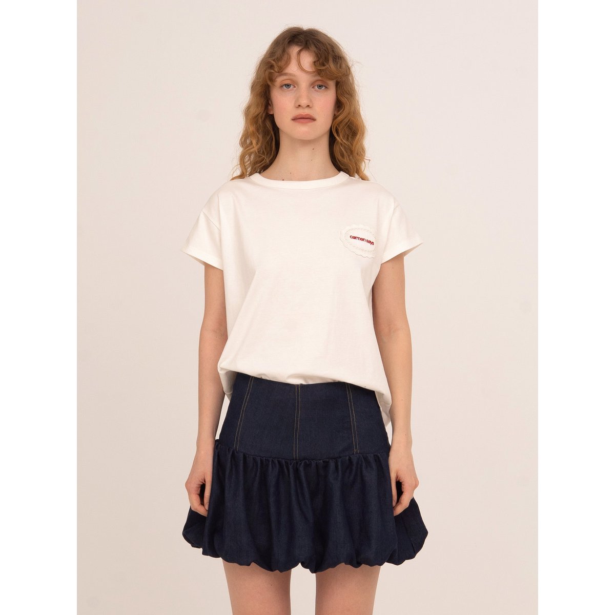 Carmen wit T-shirt met patchdetail