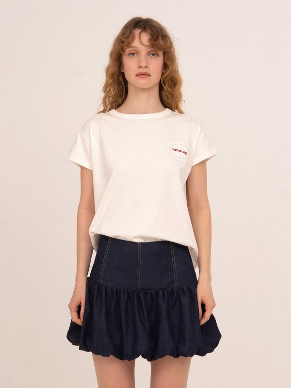 Carmen wit T-shirt met patchdetail