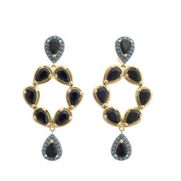  Elegant drop earrings featuring a cluster of teardrop-shaped black stones set in a gold-tone metal frame. The earrings have a sophisticated and glamorous design, perfect for formal or evening wear.