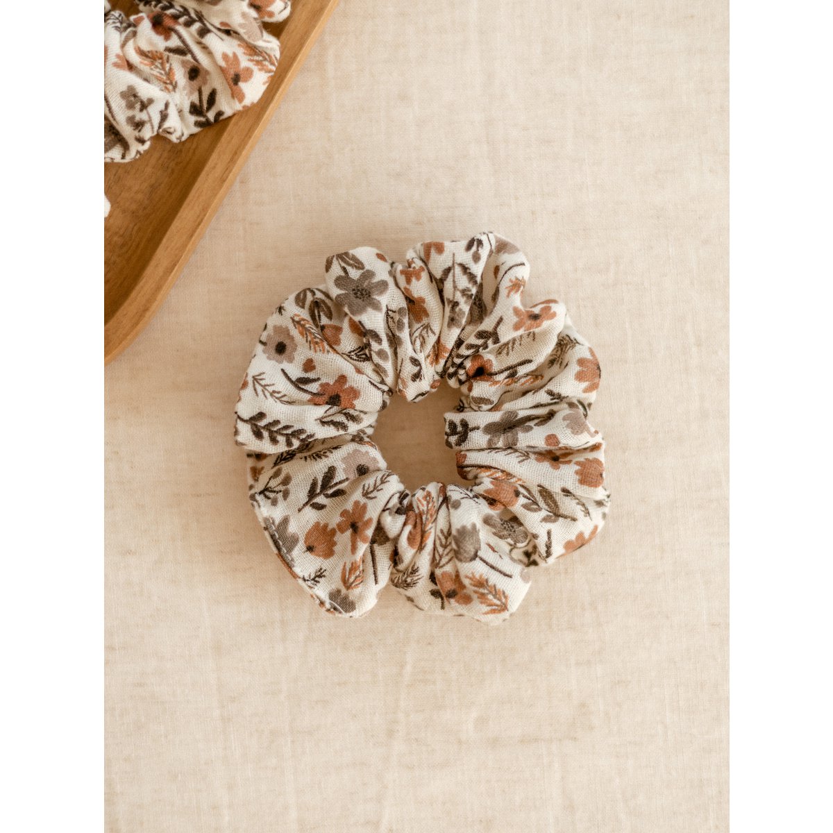 Breites Scrunchie / Ditsy Blumen
