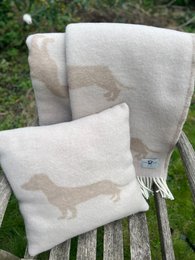 Dachshund / Teckel -pude + inde i puden