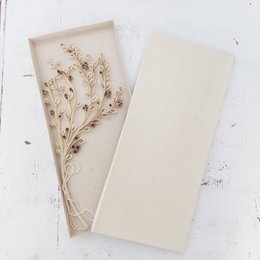 Mistletoe in box natural/gold 35x15cm Fairtrade 900-032