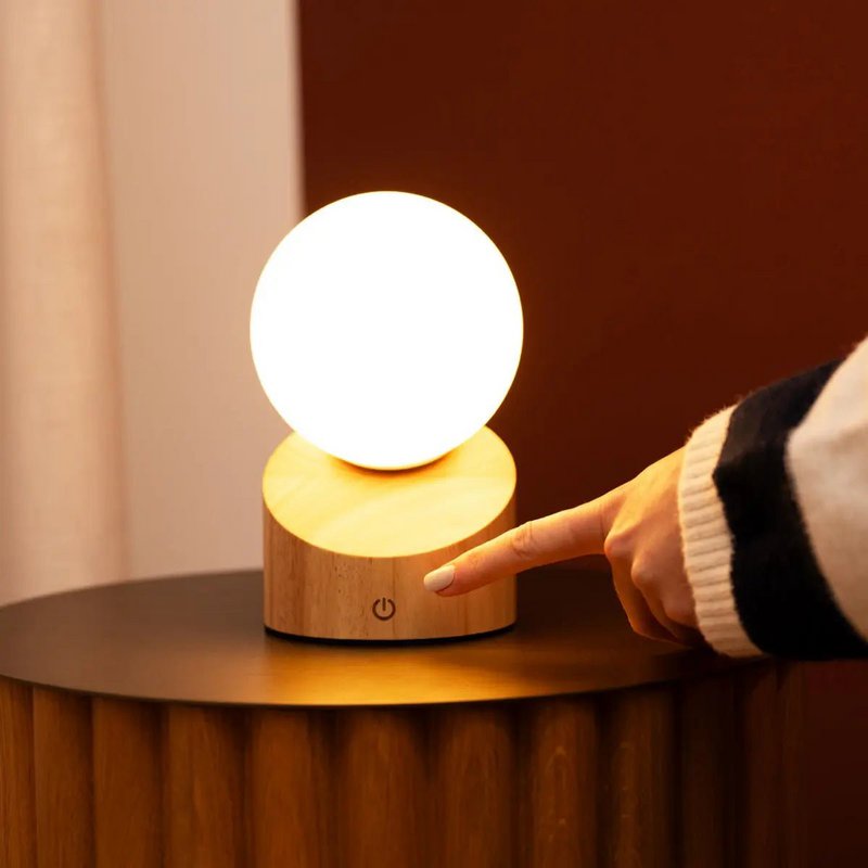Morris lysebrun genopladelig lampe