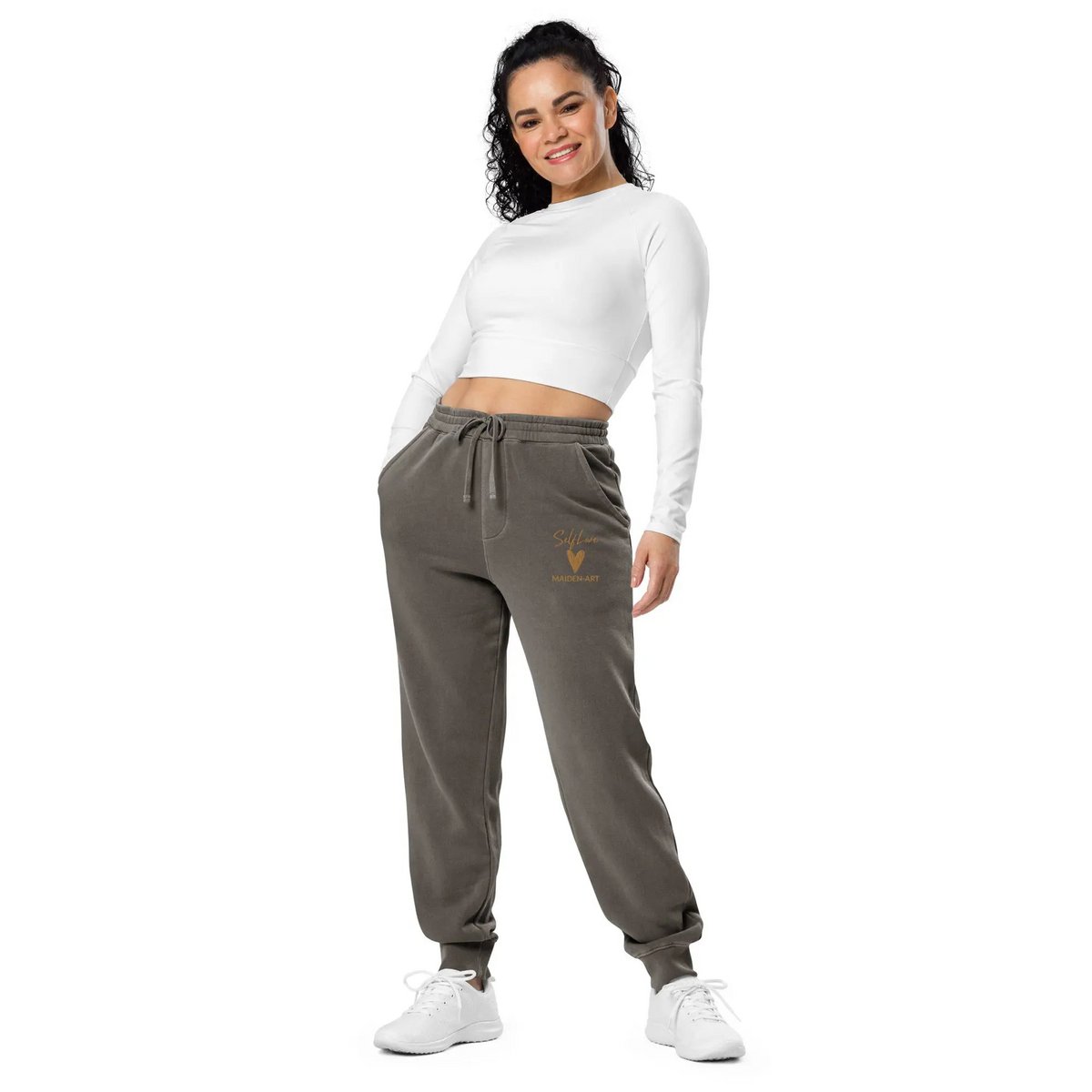 Self Love Unisex barwione pigmentowo spodnie dresowe z haftem w kolorze starego złota - spodnie dresowe unisex