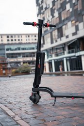 Bluetooth E-scooter - de officiële elektrische scooter van Cruzaa City