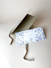 A set of 10 thank you cards featuring a floral pattern in shades of blue and white. The cards have a rectangular shape and a textured surface, providing a stylish and elegant design for expressing gratitude.