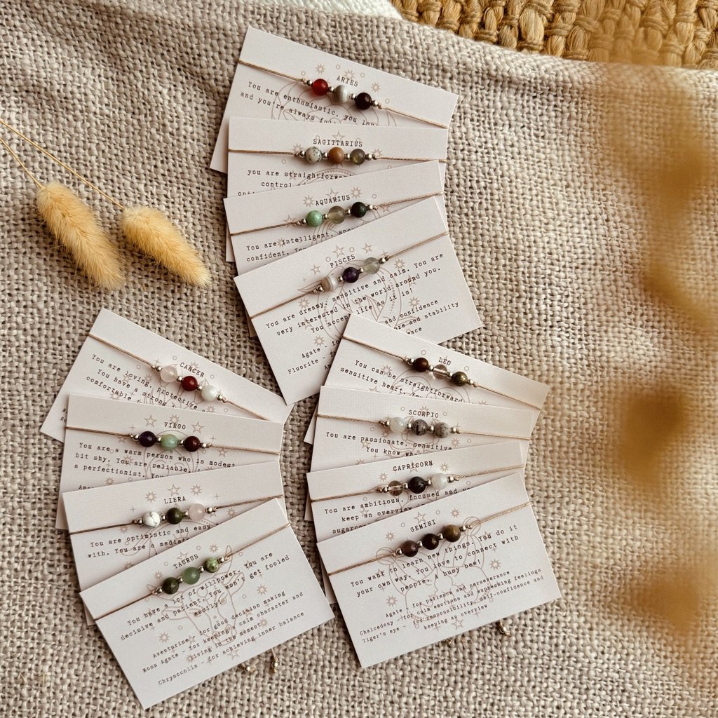 Ganze Sammlung von Edelsteinarmbändern Konstellationen