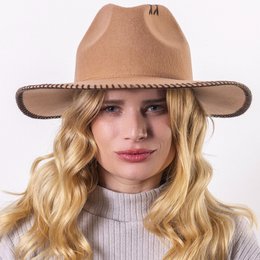 CAPPELLO IN FELTRO A TENDA LARGA - uncinetto