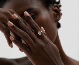 Tabby - Solitaire jubilæums ring i krystalguld