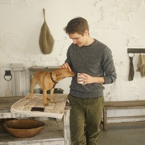 Een bed, een hond en een kat van het pluizige puppymerk, velours materiaal, 16 kleuren, met de hand gemaakt!