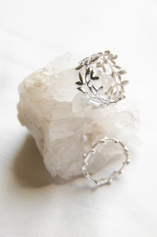 Anillo árbol ancho Nyssa plata