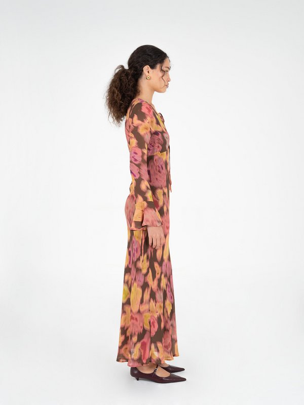 Blütenblatt-Vulkanbraunes Kleid mit Blumenmuster