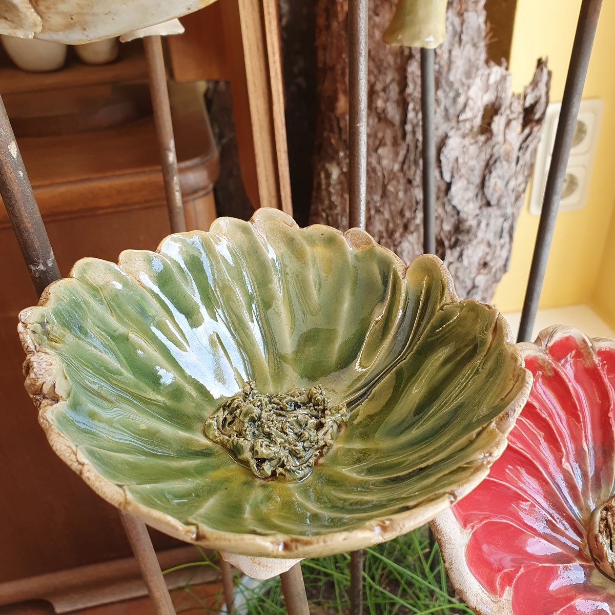 Blossom dream, D= 13 - 16 cm, blandede farver, havepæle, blomst, håndarbejde, keramik, unik, stentøj, gave, bryllup, fødselsdag