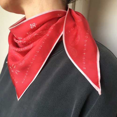 BANDANA Triangulo seda 65cm Rojo