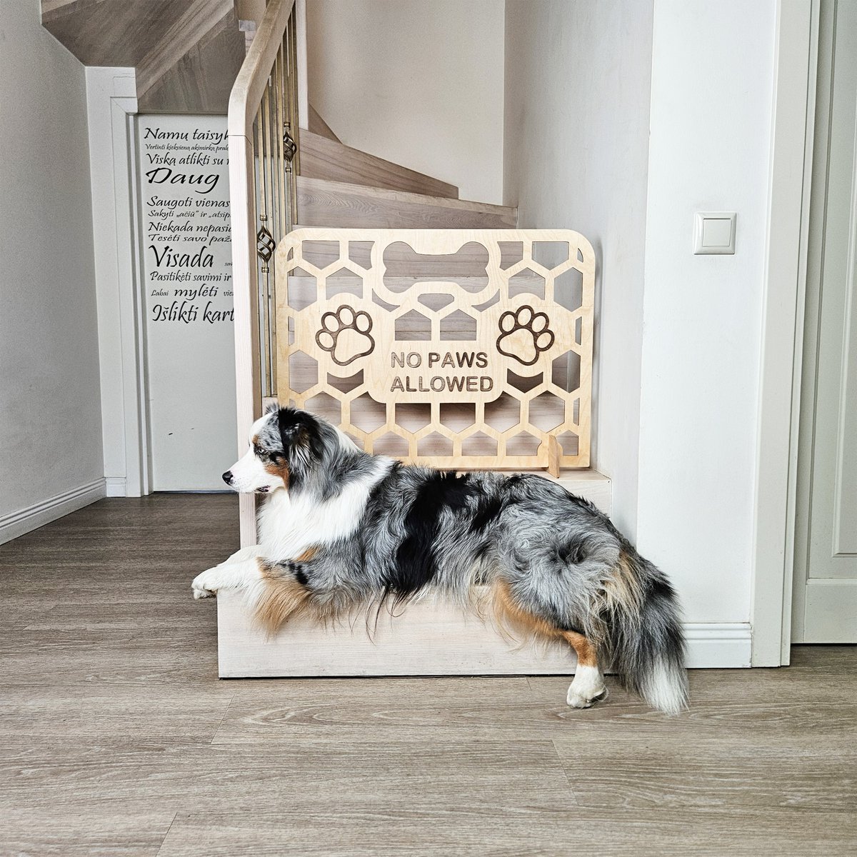 Porta per cani in legno autoportante, barriera per animali domestici senza traforo per porte, corridoi e scale