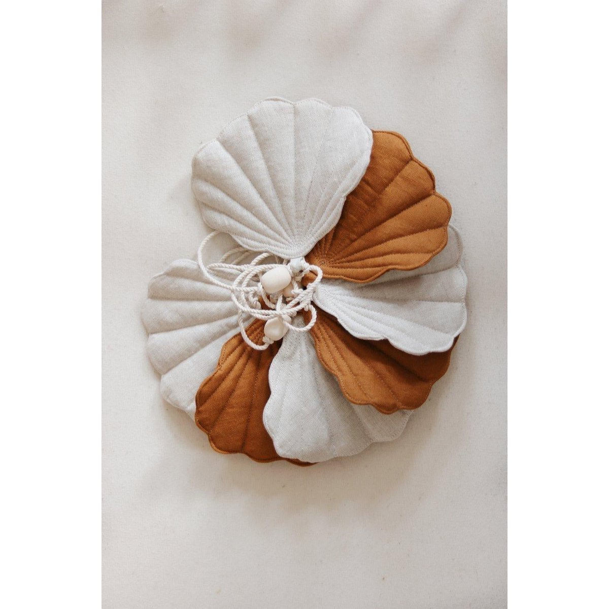 Guirlande de Lin "Caramel" avec Coquillages
