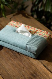 Tissue Box Cover | Dupion Silke Blomsterbroderi | 24x14 cm