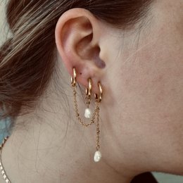 The hanging pearl