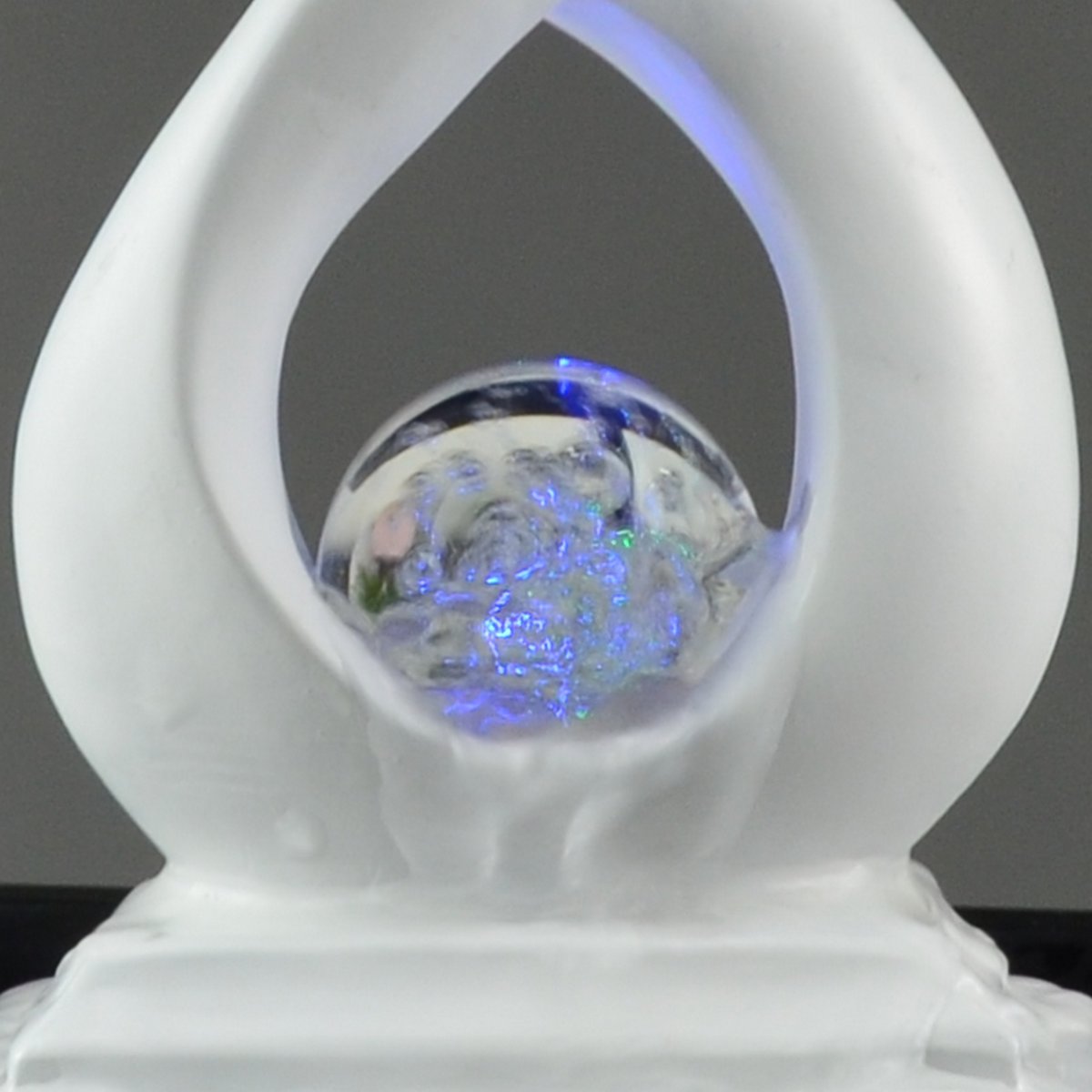 Fontaine d'Intérieur - Amor Noir et Blanc - Moderne avec Lumière LED Coloré - Sculpture Amoureux Amovible – Décoration d’intérieur Contemporaine – Boule en Rotation