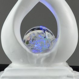 Fontaine d'Intérieur - Amor Noir et Blanc - Moderne avec Lumière LED Coloré - Sculpture Amoureux Amovible – Décoration d’intérieur Contemporaine – Boule en Rotation