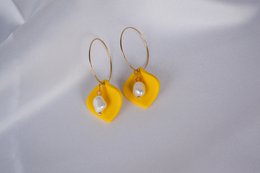 Leyla hoop earrings in yellow