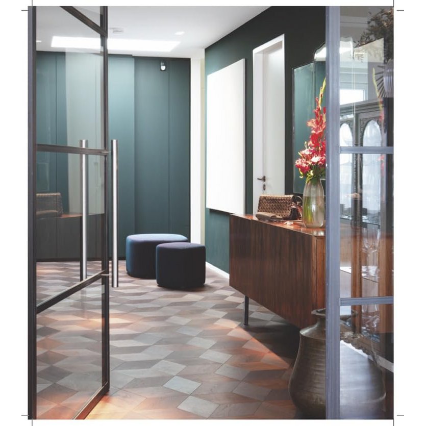 Stylish living with colour