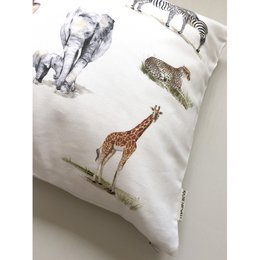 Sierkussen voor kinderen met safaridieren