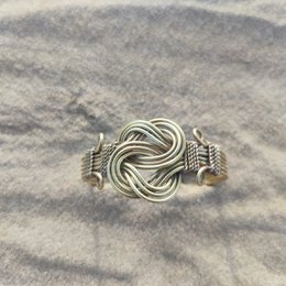 Valencia Bangle Gold (adjustable size)