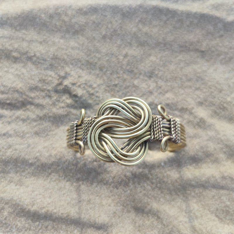 Valencia Bangle Gold (adjustable size)