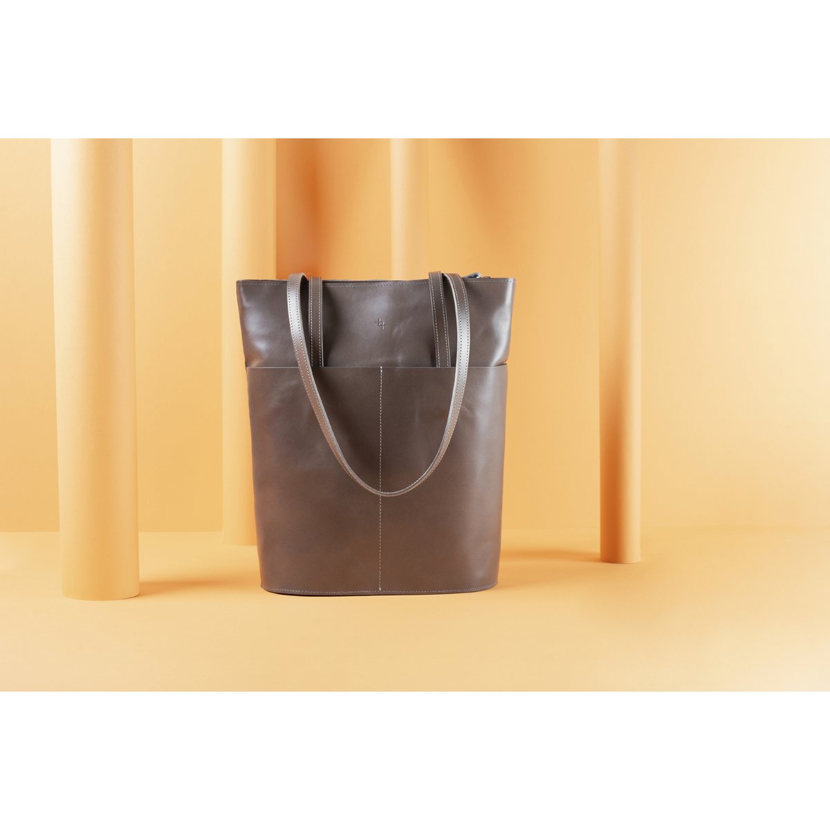 Model Tote