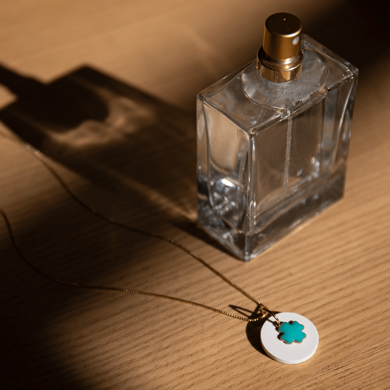 Greco olfactory necklace