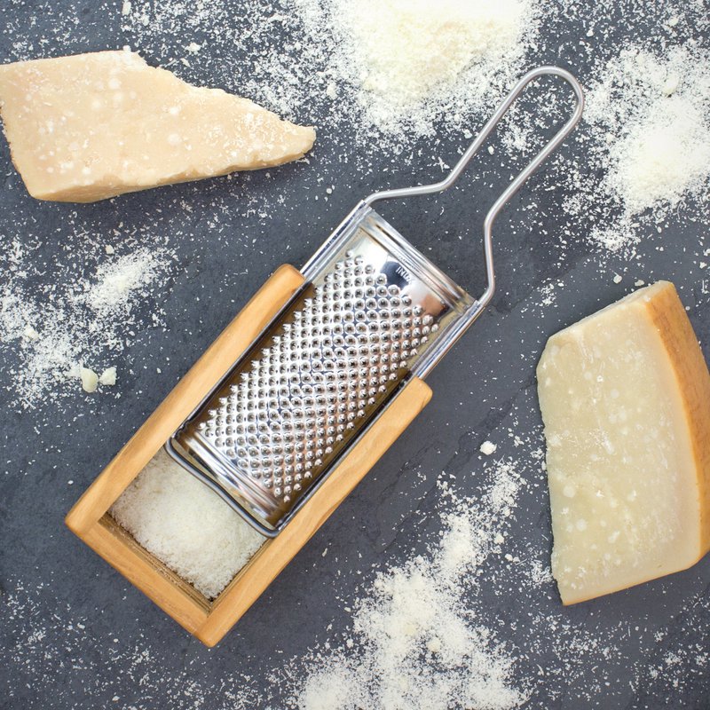Parmesan box with grater, 15 x 7 x 8.5 cm