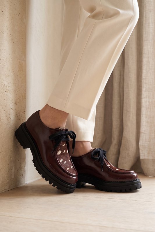 ODDA CASTAGNA BRUIN – Leren dikke loafers met Bambi-haardetail