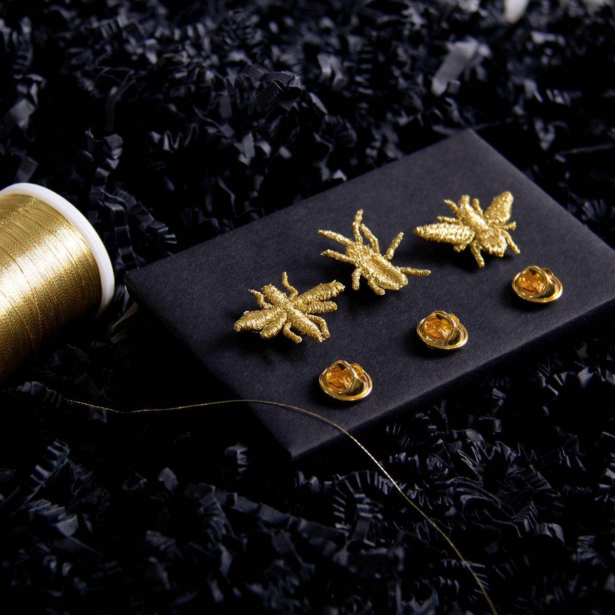Gouden geborduurde broches - 3 kleine beestjes